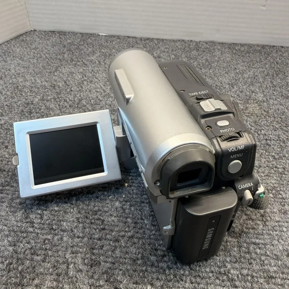 Vintage Samsung SC-D353 MiniDV Digital Camcorder Silver 20x Zoom Untested As-Is